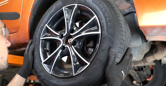 Hvordan skifte FIAT PANDA 2010 Bremseklosser trinn–for–trinn veiledning