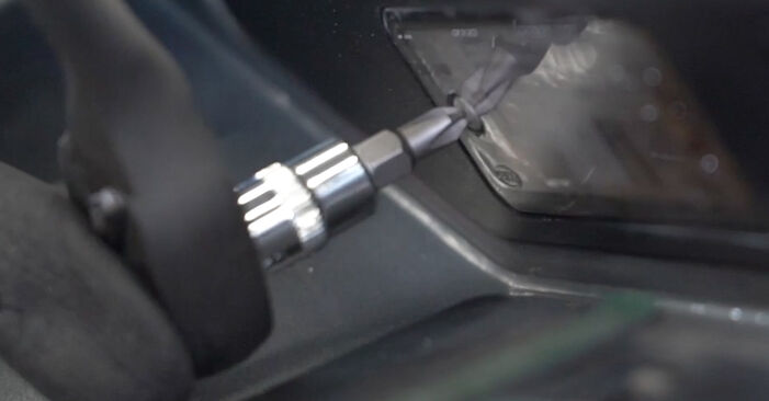 Audi A4 B7 Limousine 1.9 TDI 2006 Nummernschildbeleuchtung wechseln: Gratis Reparaturanleitungen