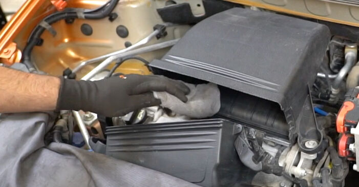 Hvordan skifte FIAT PANDA 2010 Luftfilter trinn–for–trinn veiledning