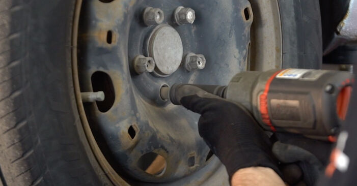 Changing Wheel Bearing on VW POLO (9N_) 1.2 2004 by yourself