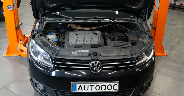 Bremsbeläge VW Touran 1T3 1.6 TDI 2010 tauschen - Kostenlose PDF- und Videoanleitungen