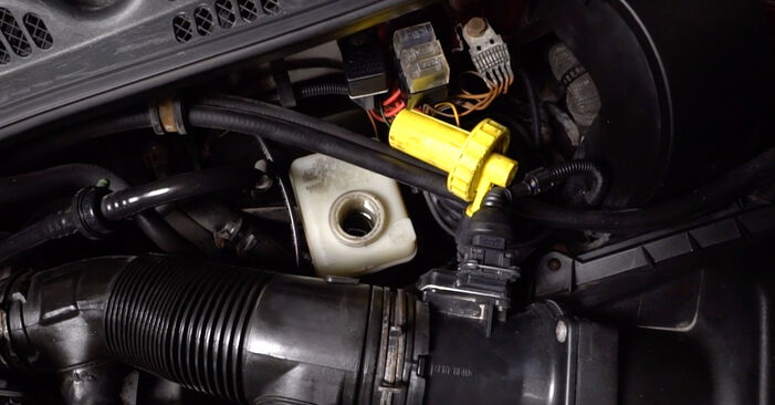 Wie schmierig ist es, selber zu reparieren: Bremsscheiben beim Audi A3 8L 1.9 TDI 2002 wechseln – Downloaden Sie sich Bildanleitungen