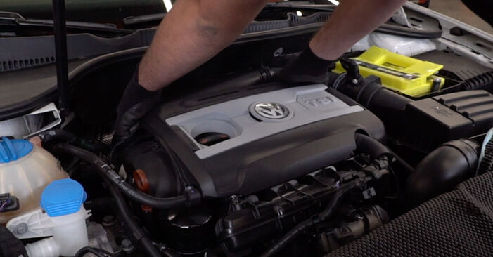 Смяна на VW Golf 6 2.0 TDI 2010 Запалителна бобина: безплатни наръчници за ремонт