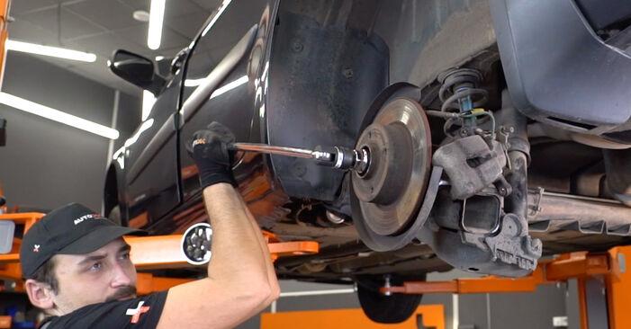 How to change Brake Discs on RENAULT MEGANE II Saloon (LM0/1_) 2003 - free PDF and video manuals