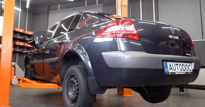 Changing Brake Discs on RENAULT MEGANE II Saloon (LM0/1_) 1.5 dCi (LM02, LM13, LM2A) 2006 by yourself