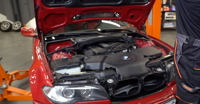 Wie Bremsscheiben beim BMW E46 Cabrio 2000 gewechselt werden - Unentgeltliche PDF- und Videoanweisungen