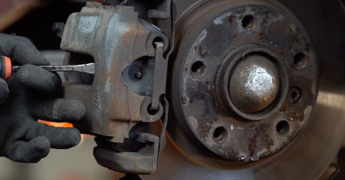 Wie schmierig ist es, selber zu reparieren: Bremsscheiben beim BMW E46 Cabrio 320Cd 2.0 2006 wechseln – Downloaden Sie sich Bildanleitungen