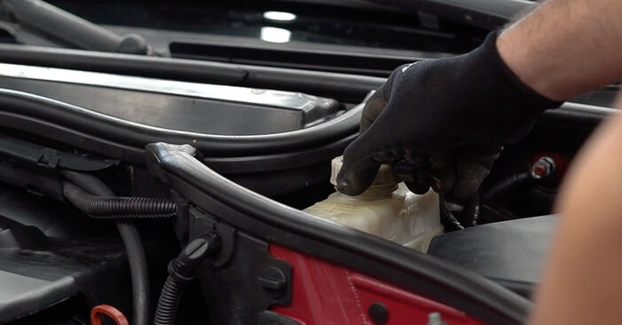 Kako zamenjati Zavorne Ploščice na BMW 3 Cabrio (E46) 2004 - nasveti in triki