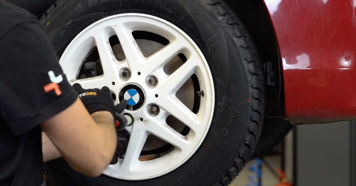 Så tar du bort BMW 3 SERIES Bromsslang – instruktioner som är enkla att följa online