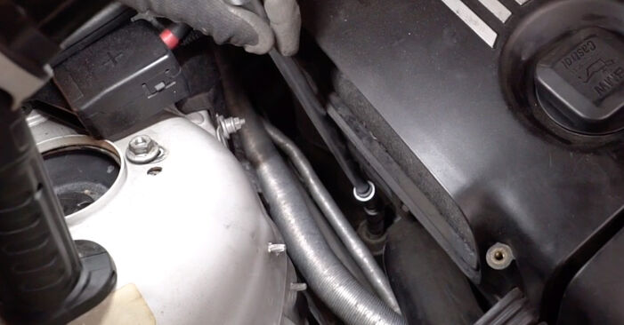 Kako zamenjati Vlezajenje motorja na BMW 3 Touring (E46) 2004 - nasveti in triki