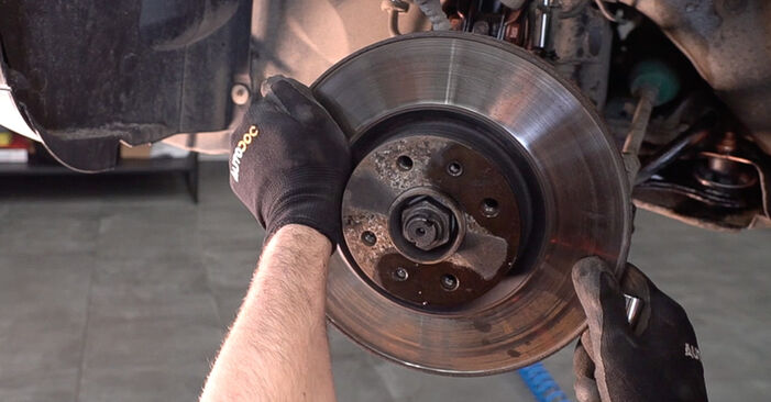 FIAT BRAVA Stabdžių diskas keitimas: nemokamos remonto instrukcijos