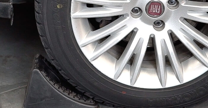 How to replace FIAT BRAVO II (198) 1.9 D Multijet (198AXB1A) 2007 Brake Discs - step-by-step manuals and video guides