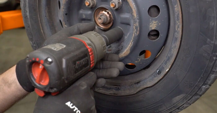 Wie problematisch ist es, selber zu reparieren: Bremsbeläge beim Toyota Yaris P1 1.3 4WD (NCP15) 2005 auswechseln – Downloaden Sie sich bebilderte Tutorials