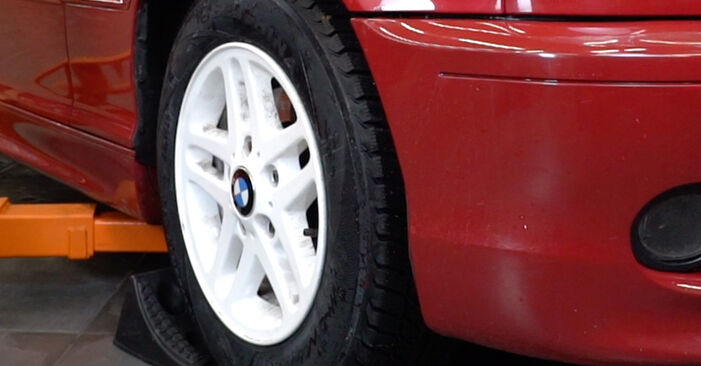 Hoe BMW 3 Cabrio (E46) 330 Ci 2001 Remblokken vervangen – stapsgewijze handleidingen en videogidsen