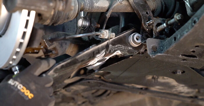 Replacing Control Arm on Renault Scenic 2 2005 1.9 dCi by yourself