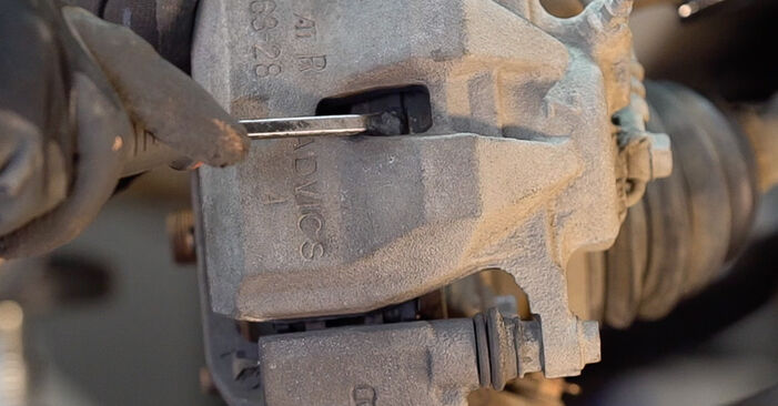 Vanskelighetsgrad: Bytte av Bremseskiver på Toyota RAV4 III 2.0 4WD (ZSA30) 2011 – last ned illustrert veiledning