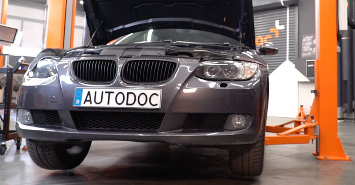 BMW E92 320d 2.0 2007 Querlenker wechseln: Kostenfreie Reparaturwegleitungen
