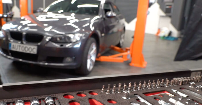 Comment remplacer BMW 3 SERIES Plaquettes de Frein - manuels pas à pas et guides vidéo