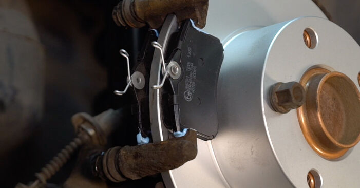 Comment changer Plaquette de frein sur VW PASSAT - trucs et astuces