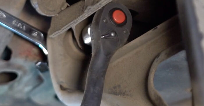 Step-by-step recommendations for DIY replacement Twingo c06 2006 1.2 LPG Control Arm