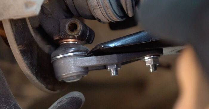 Wie schmierig ist es, selber zu reparieren: Querlenker beim Renault Twingo Mk1 1.2 16V 1999 wechseln – Downloaden Sie sich Bildanleitungen