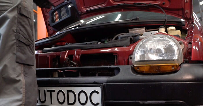 Wie man Bremsbeläge beim Renault Twingo Mk1 1993 wechselt - Gratis PDF- und Video-Tutorials