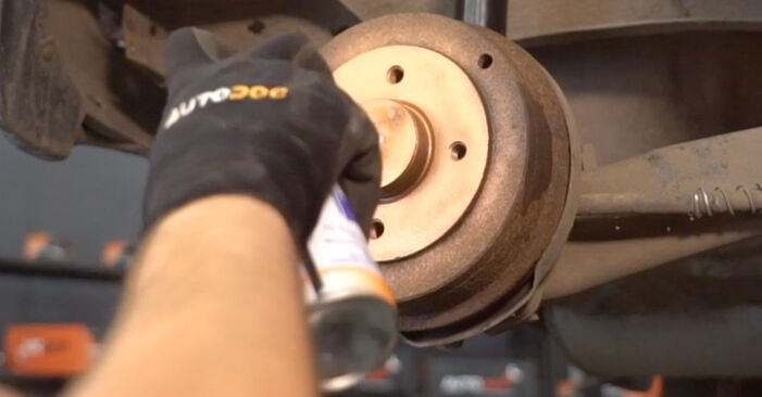 How to remove RENAULT TWINGO 1.2 LPG 1997 Wheel Bearing - online easy-to-follow instructions