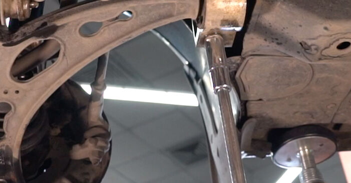 VW TOURAN 2.0 TDI Control Arm replacement: online guides and video tutorials