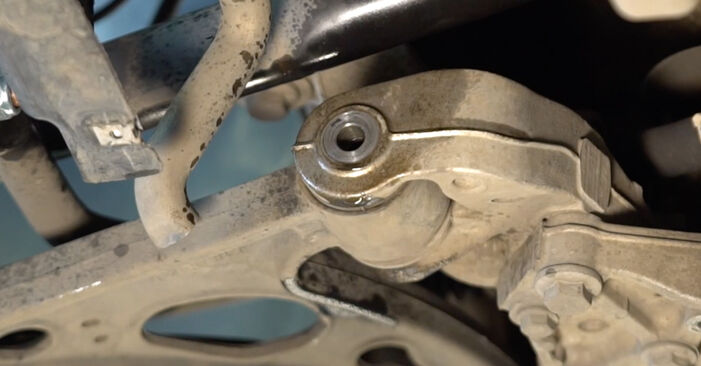 Step-by-step recommendations for DIY replacement Touran Mk1 2008 1.6 FSI Control Arm