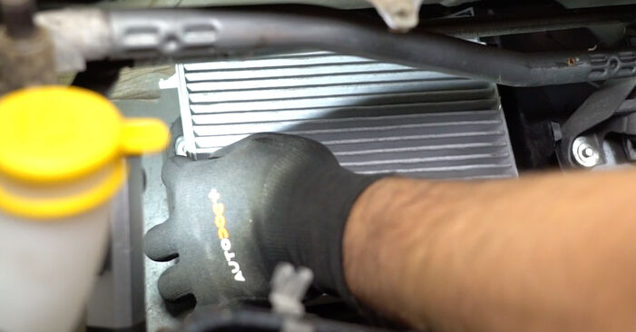 Jak zdjąć i wymienić Filtr klimatyzacji Opel Meriva A 1.6 (E75) 2007 - łatwe w użyciu instrukcje online