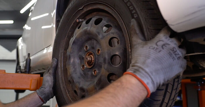 DIY replacement of Brake Discs on CITROËN C1 (PM_, PN_) 1.0 2009 is not an issue anymore with our step-by-step tutorial