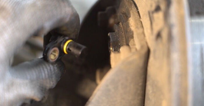 Replacing Wheel Bearing on Citroen C1 Mk1 2005 1.0 by yourself