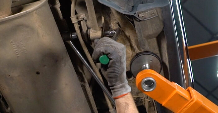 LEXUS RX 300 (MCU35_) Control Arm replacement: online guides and video tutorials