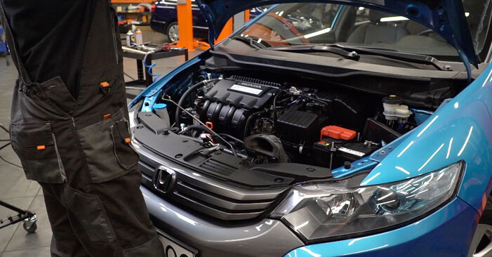 Как се сменя Спирачни Накладки на Honda Insight ZE2/ZE3 2009 - безплатни PDF и видео уроци