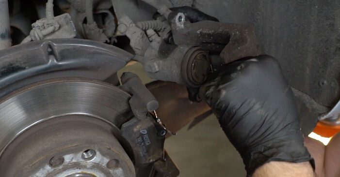 AUDI A3 2.0 TDI quattro Brake Pads replacement: online guides and video tutorials