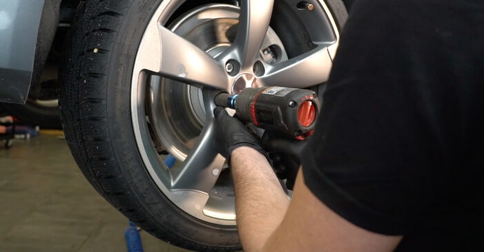 Hvordan skifte Bremseskiver på AUDI A4 Sedan (8K2, B8) 2012: Last ned PDF- og videoveiledninger
