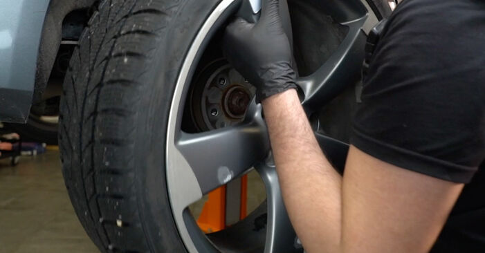 Vanskelighetsgrad: Bytte av Bremseskiver på Audi A4 B8 1.8 TFSI 2013 – last ned illustrert veiledning