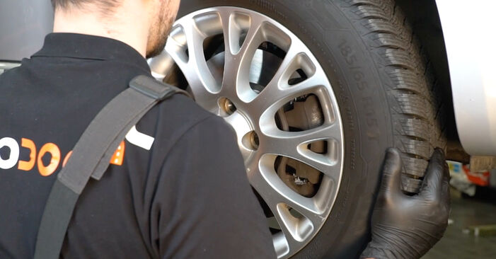 Wie schmierig ist es, selber zu reparieren: Bremsbeläge beim Fiat Punto 199 1.9 D Multijet 2011 wechseln – Downloaden Sie sich Bildanleitungen