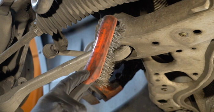 Wie schmierig ist es, selber zu reparieren: Domlager beim BMW E82 120i 2.0 2012 wechseln – Downloaden Sie sich Bildanleitungen