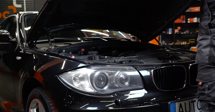 Come cambiare Dischi Freno su BMW E82 2006 - manuali PDF e video gratuiti