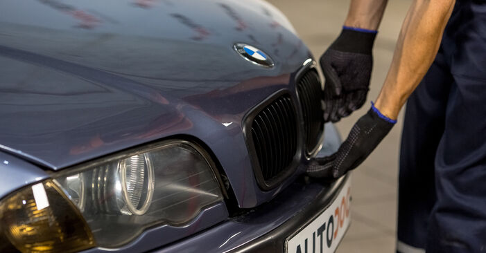 Ako vymeniť BMW 3 Sedan (E46) 320 d 1999 Tlmič pruzenia – návody a video tutoriály krok po kroku.