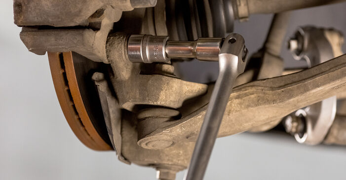 Hvordan skifte AUDI A4 2002 Bremseskiver trinn–for–trinn veiledning