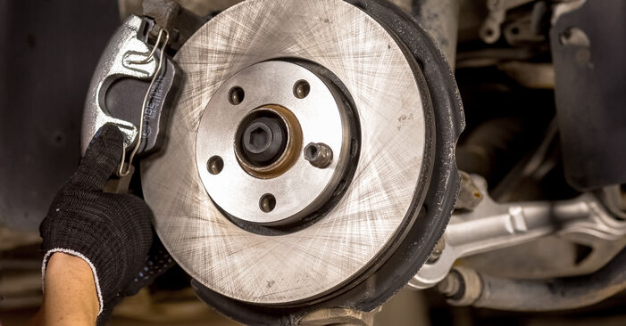 Wie schmierig ist es, selber zu reparieren: Radlager beim Audi A4 B6 2.5 TDI 2005 wechseln – Downloaden Sie sich Bildanleitungen