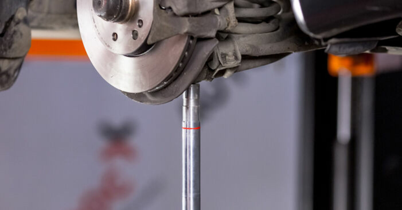 How to change front shock absorbers on Mercedes W202 – replacement guide