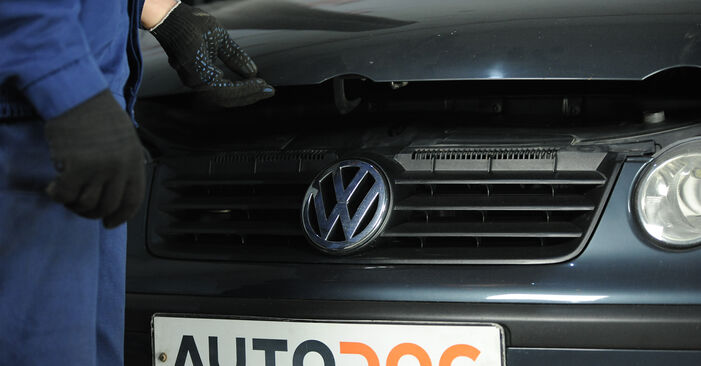 Mennyire nehéz önállóan elvégezni: VW Polo 4 1.4 16V 2007 Toronycsapágy cseréje - töltse le az ábrákat tartalmazó útmutatót
