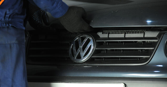 Не е трудно да го направим сами: смяна на Спирачен диск на VW Polo 9n 1.4 16V 2007 - свали илюстрирано ръководство