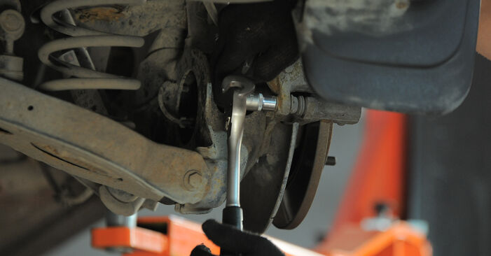 Wie schmierig ist es, selber zu reparieren: Bremssattel beim Ford Mondeo Mk3 ST220 3.0 2006 wechseln – Downloaden Sie sich Bildanleitungen