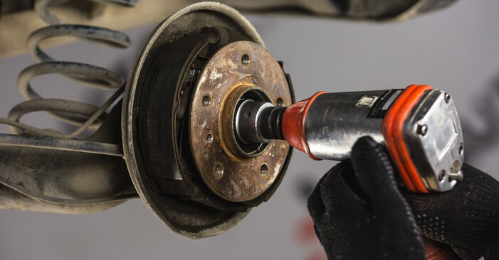Replacing Brake Shoes on Mercedes W168 1999 A 140 1.4 (168.031, 168.131) by yourself