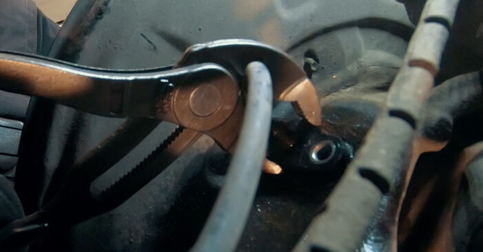 Vanskelighetsgrad: Bytte av ABS Sensor på BMW X3 E83 2.5 i 2009 – last ned illustrert veiledning