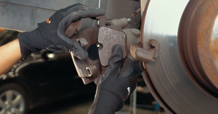 BMW X3 Plaquette de frein manuel d'atelier pour remplacer soi-même